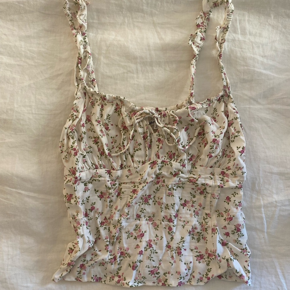 Floral Ruffle Strap Top - Picture 4 of 4